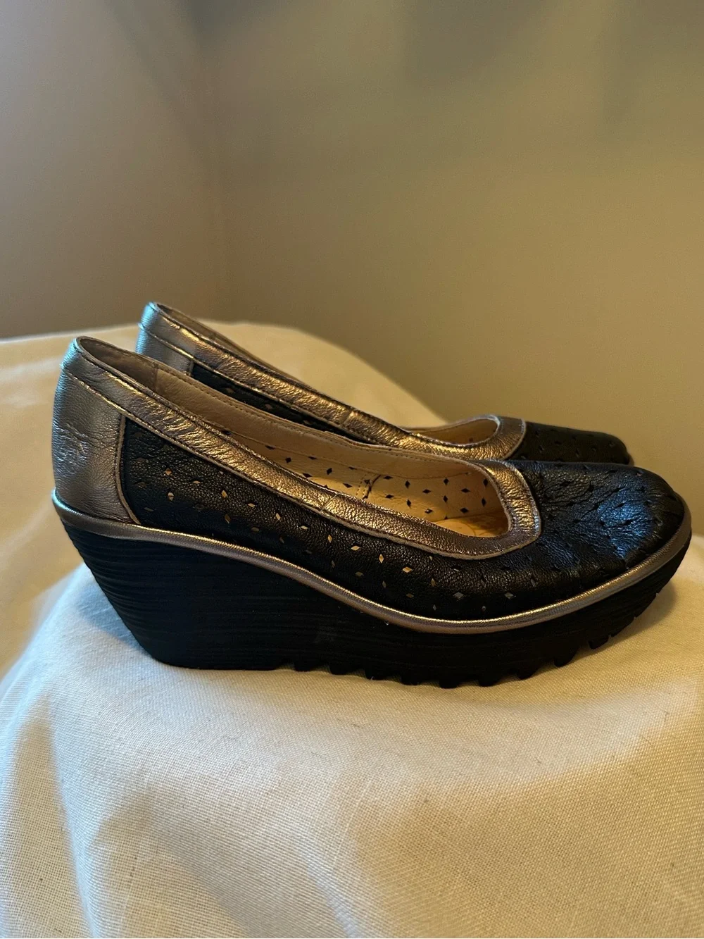 Fly London Yobe Wedges Chunky Black Metallic EU 38 Comfort Whimsigoth Earthy